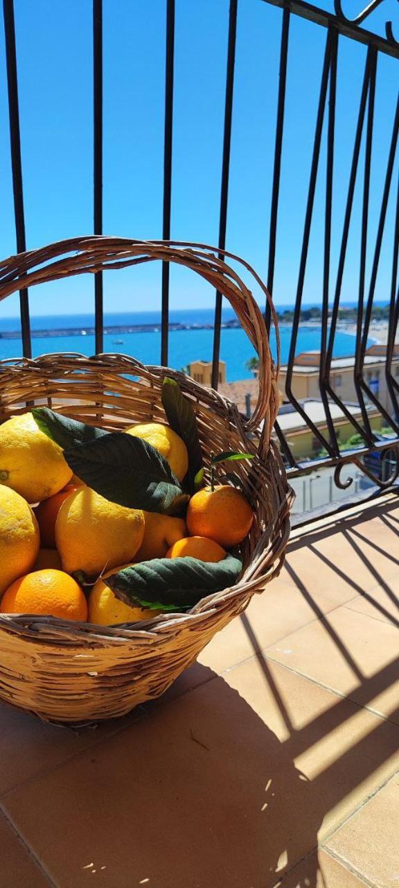 شقة A Casa Dei Nonni جيارديني ناكسوس المظهر الخارجي الصورة